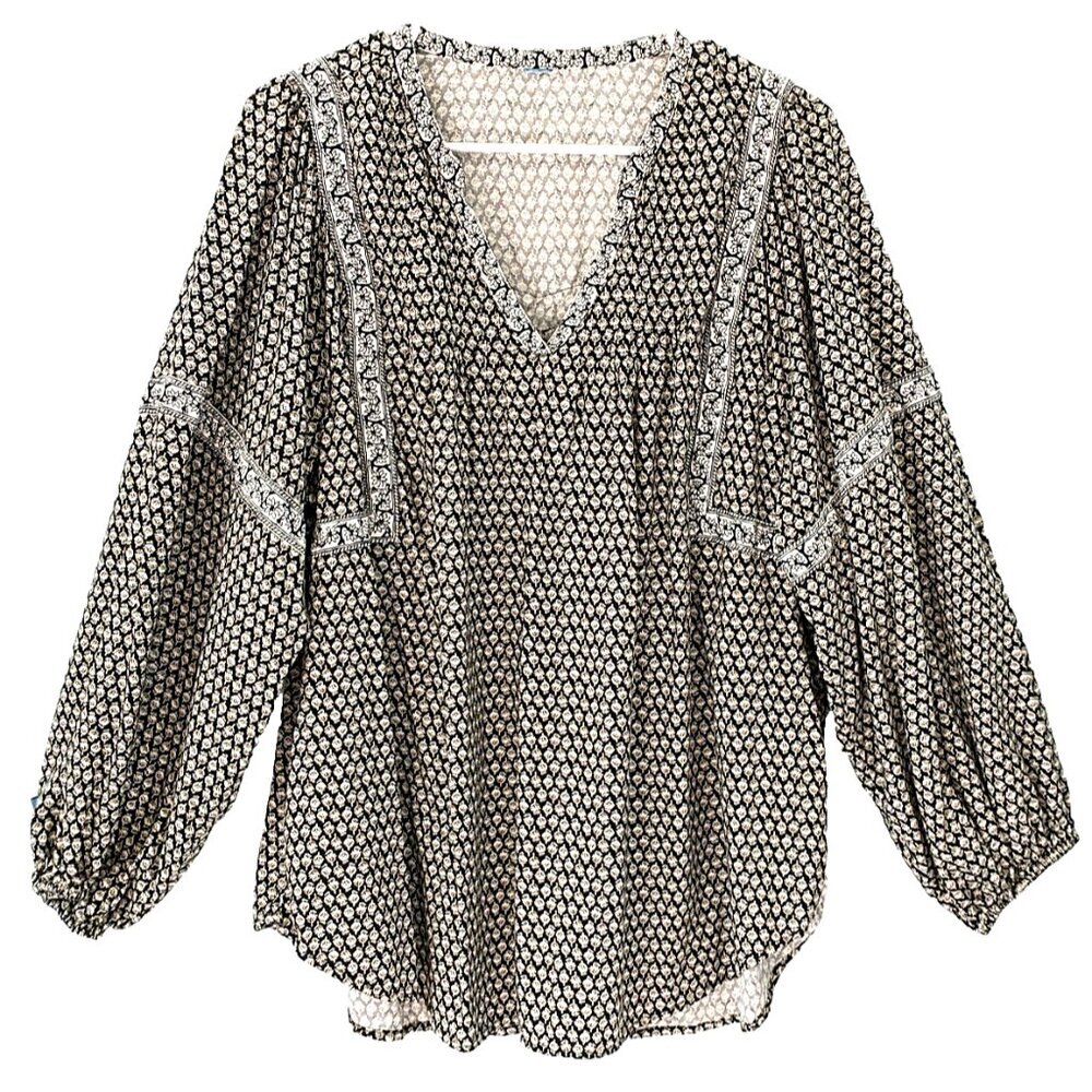 Old Navy Black and White V-Neck Printed Blouse